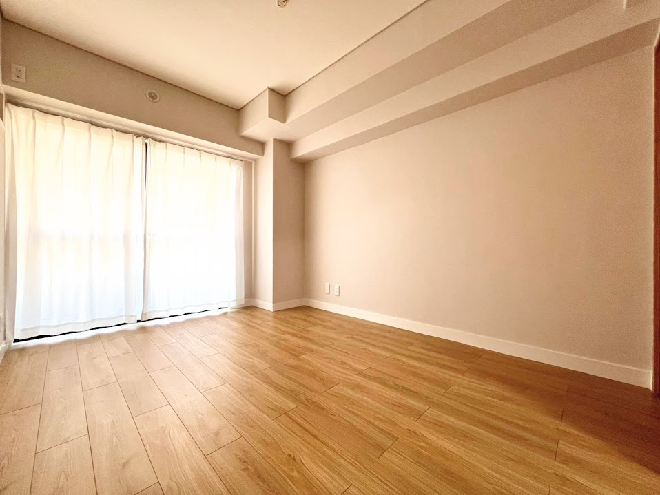 ◆室内はいつも明るい印象なので気持ちの良い朝を迎えられます。各部屋にはクローゼットを完備しており、収納が多いお家はすっきりして快適空間です。