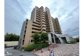 エバーランドシティ新泉北8番館の外観