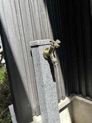 中庭にも水栓がございます