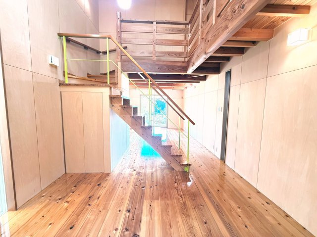 吹抜けが開放的なＬＤＫ