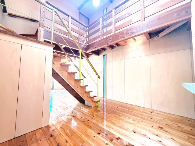 吹抜けが開放的なＬＤＫ