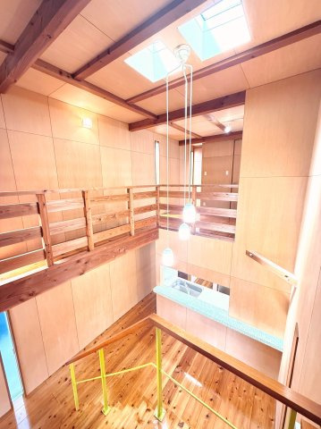 明るく開放的なＬＤＫの吹抜け