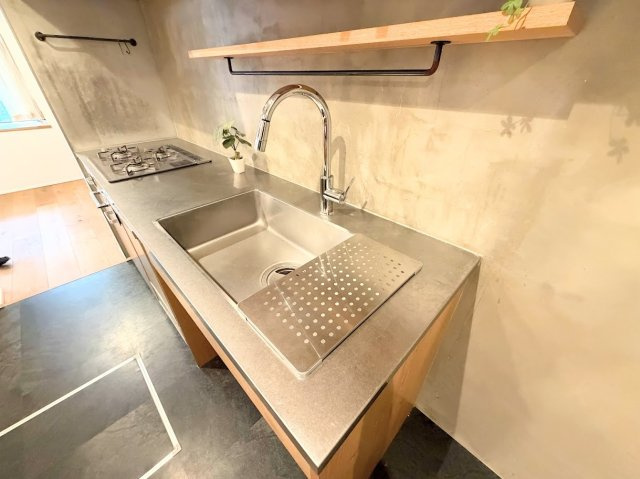 ◆広々したキッチンシンク。洗い物が多い時にも快適にご利用いただけます。
