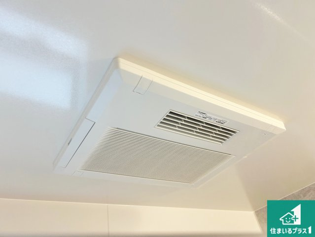 四季を通して快適なバスライフをお手伝いする浴室暖房乾燥機！浴室の乾燥・暖房・涼風・換気はもちろん、24時間換気にも対応！