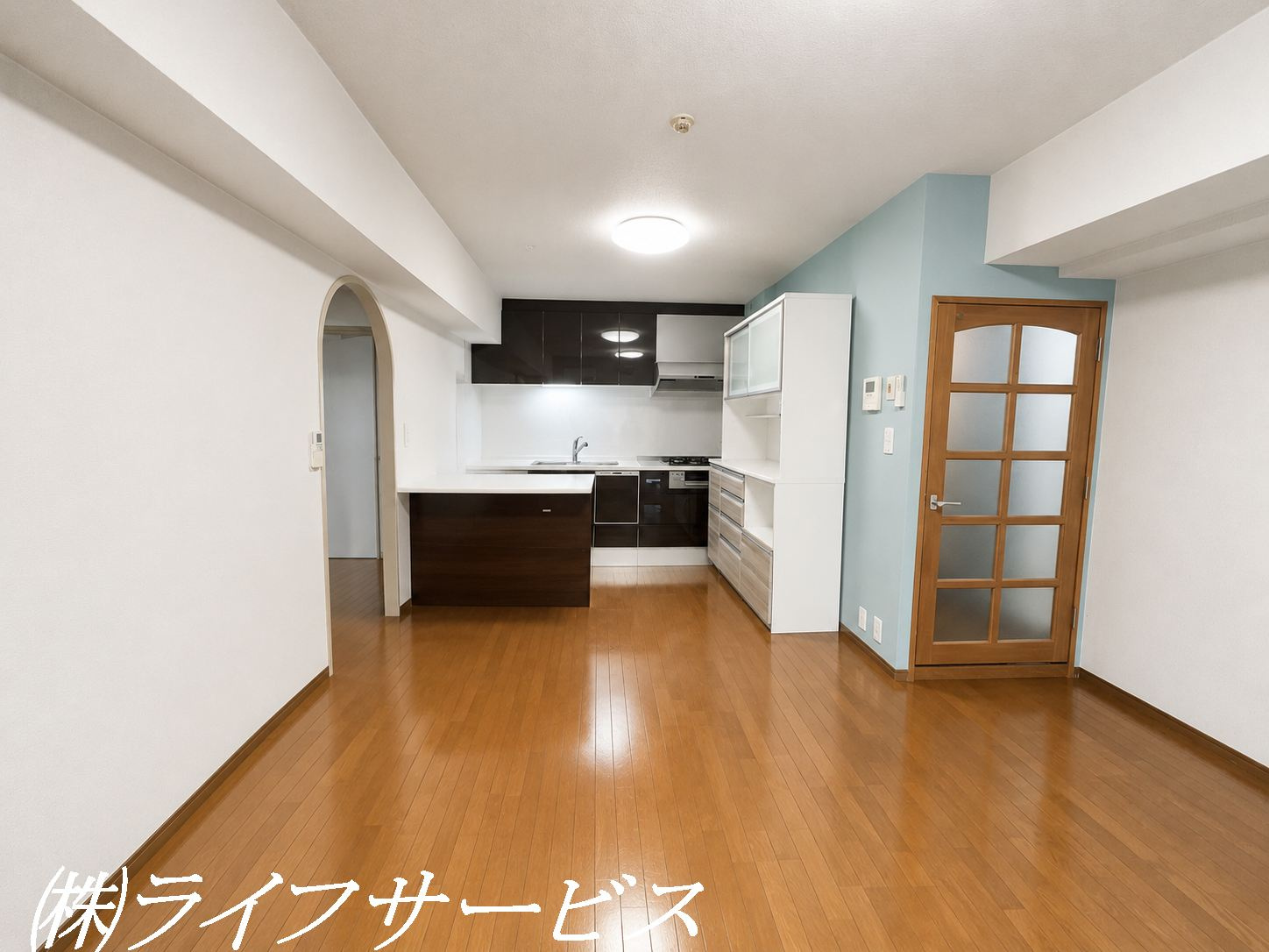 リビングルーム14.2帖／食洗機付システムキッチンへ新調履歴あり！（AIによる加工をしています）