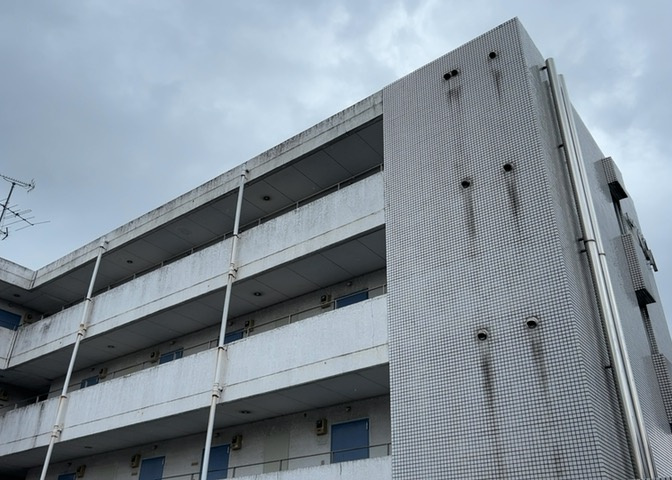 ＳＲＣ造は強度や耐震性の面でもRC造と比べて優れています。そのため、10階建以上の高層または超高層マンションなどの建築にも多く採用されています。柱や梁などのサイズが小さくても高い耐震性を確保できます。