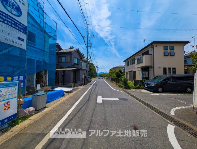 【Blue　sky】　◆青空に包まれて◆ベランダから望む紺碧の空。外を眺め時を忘れるなんて、ひさしかたぶりだろうか。こんなにも広く美しい情景が我が家にも広がっているなんて。こんな時間を大切にしたい。