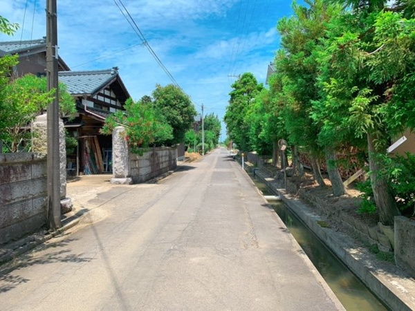 【 129 西蒲区東汰上　売地の前面道路含む現地写真】
