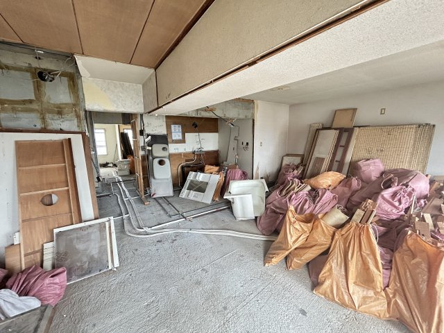現在リフォーム工事中ですが、現地はもちろん、施工現場のご案内も可能ですので、　詳細は「ウスイホーム追浜店：0120-577-776」まで！　お問い合わせお待ちしております。