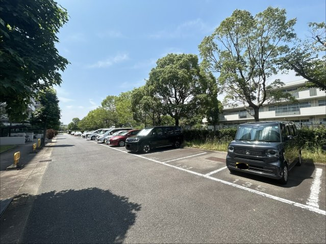 現在リフォーム工事中ですが、現地はもちろん、施工現場のご案内も可能ですので、　詳細は「ウスイホーム追浜店：0120-577-776」まで！　お問い合わせお待ちしております。