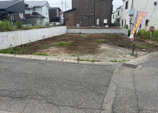 販売されている全ての土地が、宅地用の土地であるとは限りません。都市計画法に基づき、基本的に住宅を建てることができるのは土地計画区であることに加え、市街化区域として定められている地域のみとなっています。