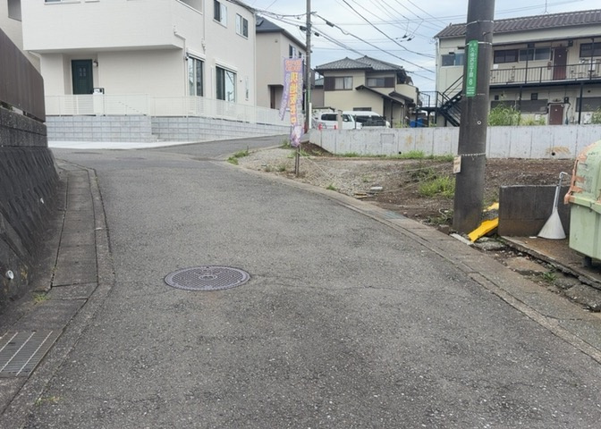 人が暮らすうえで日光は大切な要素となります。日当たりの良さは譲れないポイントですね。併せて近くに大きな建築物の建築予定がないか、あるいはそれが可能な土地が近くにないか事前に確認することもお勧めします。