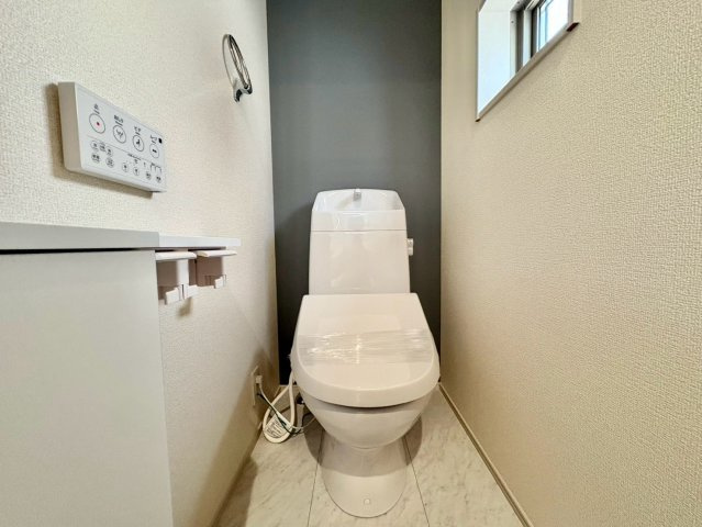 清潔感とうれしい機能性を兼ね備えた、使いやすいシャワートイレ