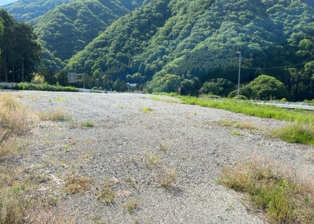 物件の詳細については、現地を見てわかること以外に、役所や法務局などで調べないとわからないことがあります。そのため、現地に行く場合は、もしこの物件を買ったらどのような生活ができるかをイメージしましょう。