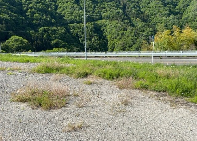 隣家の土地はどうなっているのか、生活利便施設が近くにあるのか、学校まで近いかなど、お客様のライフスタイルにあわせたイメージが重要です。また、近くにあると困る施設が近くにないかも確認するといいでしょう。
