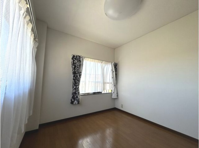 2階洋室（5.7帖）