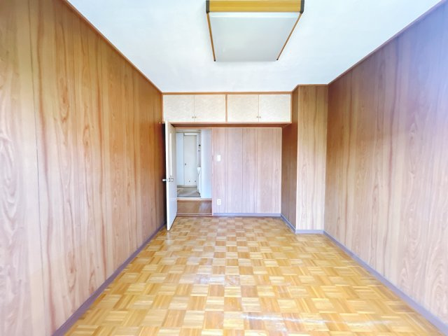 3階部分になります！　室内は空室ですので、随時ご内見いただけます。　3部屋が南向きのため、日当たり良好　お気軽にお問い合わせくださいませ！