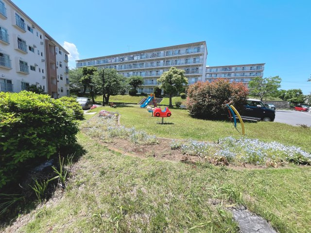 3階部分になります！　室内は空室ですので、随時ご内見いただけます。　3部屋が南向きのため、日当たり良好　お気軽にお問い合わせくださいませ！