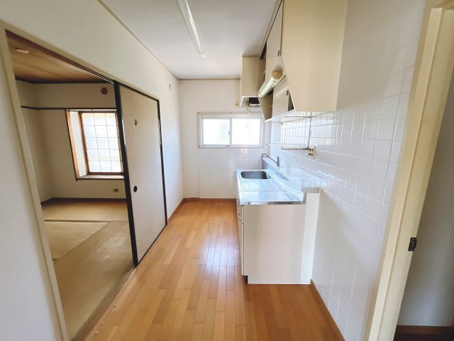 3階部分になります！　室内は空室ですので、随時ご内見いただけます。　3部屋が南向きのため、日当たり良好　お気軽にお問い合わせくださいませ！