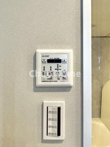 【浴室乾燥機】暖房・冷風・換気・乾燥が可能です。毎日を快適に過ごせるうれしい機能が揃っています。雨の日の洗濯物も安心です。