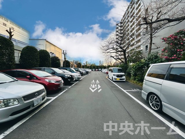 【敷地内駐車場】最新の空き状況や費用などの詳細は担当スタッフまでお問い合わせください。