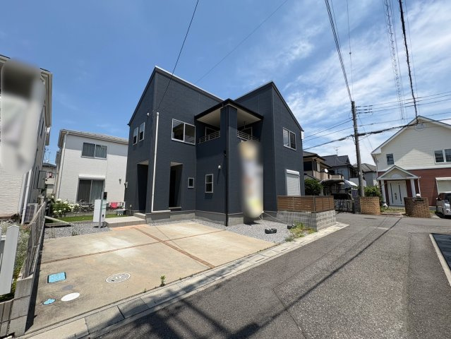 ■開放感ある南東角地！　■4LDK・南向き　■カースペース並列2台可能　■ウォークインクローゼットあり！　■中野小学校徒歩10分(800ｍ)・飯沼中学校徒歩18分(1400ｍ)