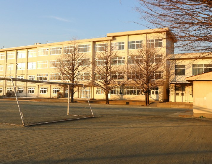 打越中学校　徒歩18分）