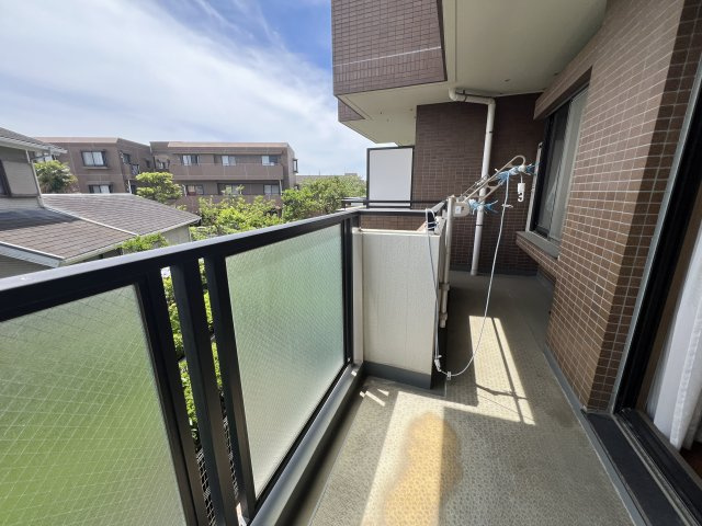 南側のゆったりバルコニー　南東向きで陽当たり良好です