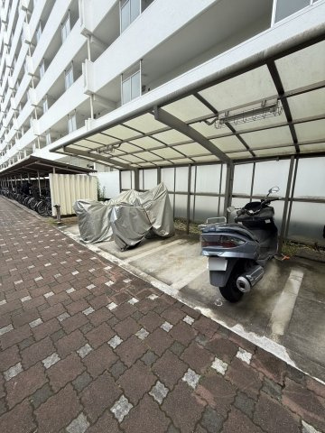 バイク置場　