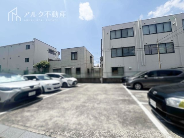 駐車場空き状況はお気軽にお問い合わせください。