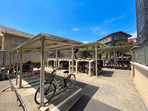 屋根付きの駐輪場