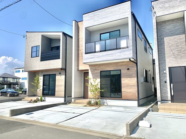 土地面積　103.22？　建物面積98.95？