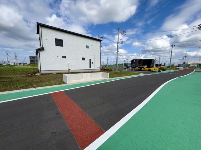 ■2号地　■JR武蔵野線「吉川美南」駅徒歩5分！　■お好きなハウスメーカーで建築可能です！　■土地面積約45坪！　■北谷小学校徒歩17分(1300ｍ)・南中学校徒歩28分(2200ｍ)