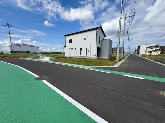 ■2号地　■JR武蔵野線「吉川美南」駅徒歩5分！　■お好きなハウスメーカーで建築可能です！　■土地面積約45坪！　■北谷小学校徒歩17分(1300ｍ)・南中学校徒歩28分(2200ｍ)