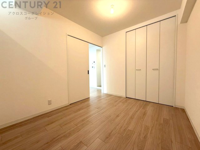 子供部屋…創造性や成長を促す遊びの空間を提供。学習や趣味に集中できる環境を整えます。個別のプライベートスペースは自己表現と自立心を育み、心地よい睡眠環境を整えリラックスできる場所を提供。