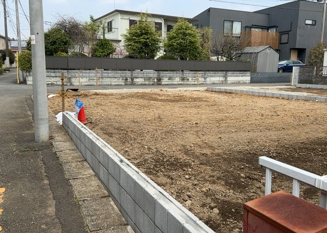 物件の詳細については、現地を見てわかること以外に、役所や法務局などで調べないとわからないことがあります。そのため、現地に行く場合は、もしこの物件を買ったらどのような生活ができるかをイメージしましょう。