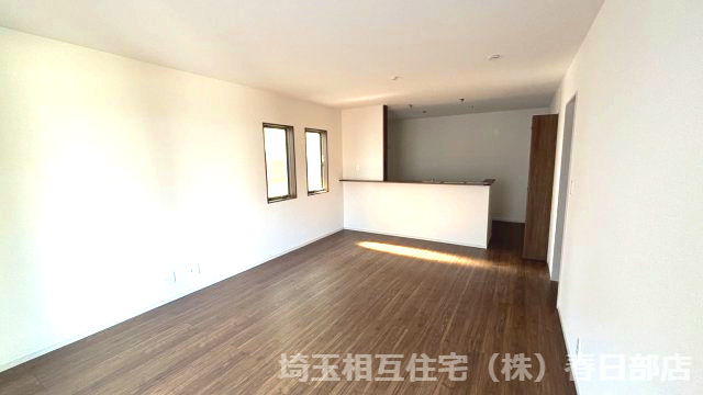 南東・南西の二面採光で陽当たり良好です。