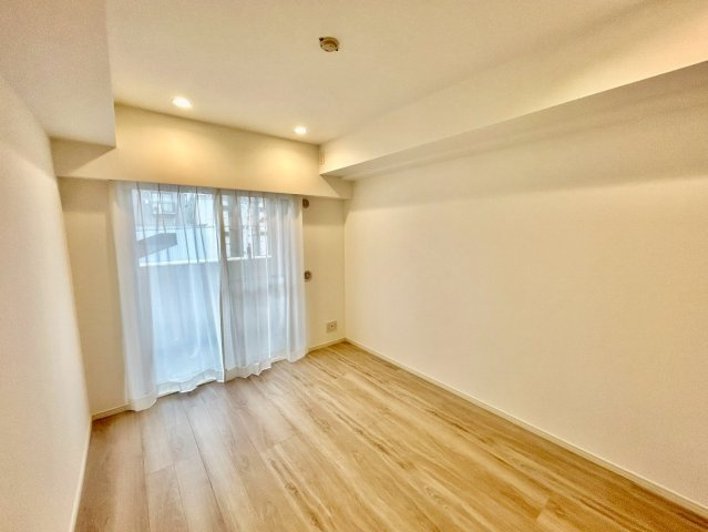 洋室5.9帖・収納付きで、お部屋がすっきり片付きます。