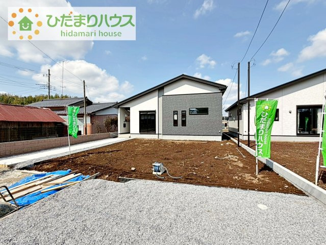 お庭付物件になります！お庭遊びや、プールなどお子様も大喜び(^^)
