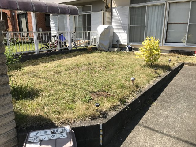 庭があることでガーデニングや家庭菜園はもちろん、こどもの遊び場やペットを放して遊ぶことができます。また、家の周囲に余裕があるということです。隣地との間があれば、十分な日当たりと、風通しが確保できます。