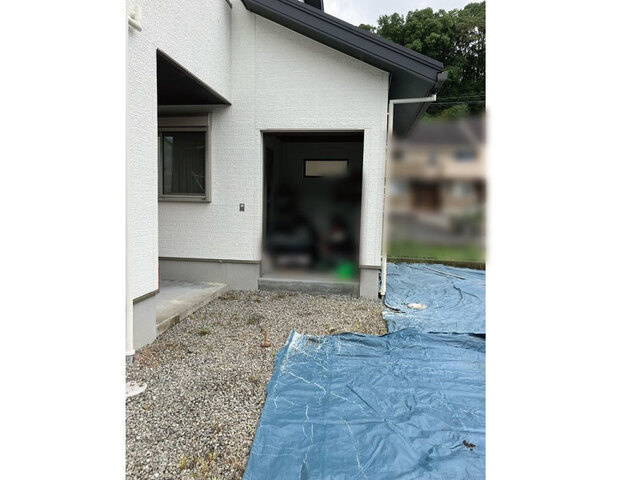 ガレージ付き。バイクや自転車の保管に便利です◎
