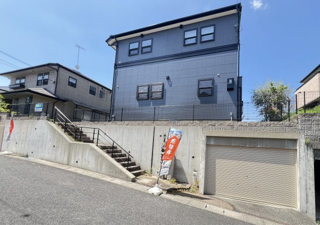 落ち着いた雰囲気の外観です