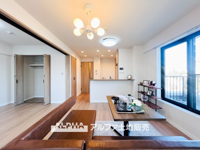 【A　home　found　by　chance】　◆偶然見つけた物件で◆思わぬ空間を手に入れたい。愛を育み、人と出会い、新たな命に恵まれる。そんな未来を創造してぬくもりのある住空間を君と共有したい。