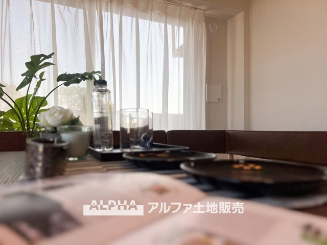 【Cherish　the　time】　◆君との時間は◆リビングで、食卓で、寝室で、どこにいても楽しめる。居心地の良い空間の中で質のいい安らぎを求めたい。