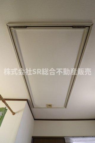 全居室収納有に加え、屋根裏収納もあるので、収納には困りません♪