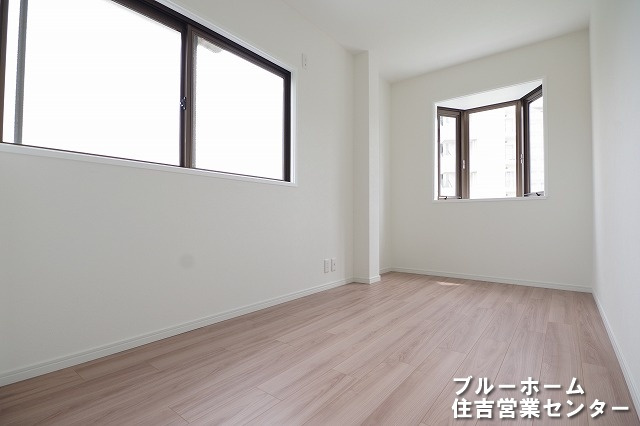 約5帖の洋室です！2面採光で明るいお部屋です！