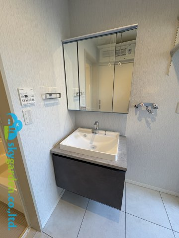 使いやすい独立洗面台です