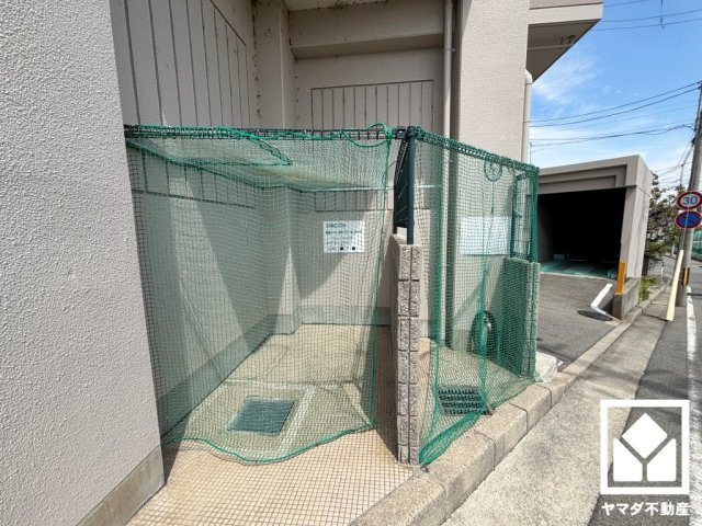 清潔なゴミ出し場で気持ち良くお使い頂けます。