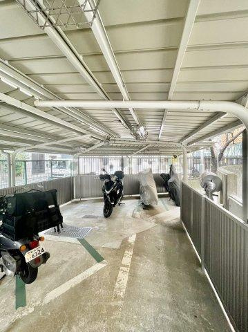 【バイク置場】最新の空き状況や費用などの詳細は担当スタッフまでお問い合わせください。
