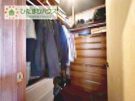 各部屋収納とは別にウォークインクローゼットがあるので収納にも困るものも解決です！